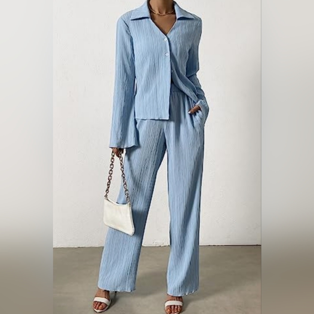 Women's Two-Piece Long Sleeve Outfit NWOT